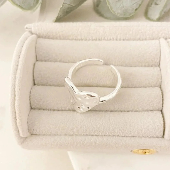 925 Sterling Silver Hammered Ring Heart Ring Chunky Ring Large Statement Ring - Picture 12 of 16